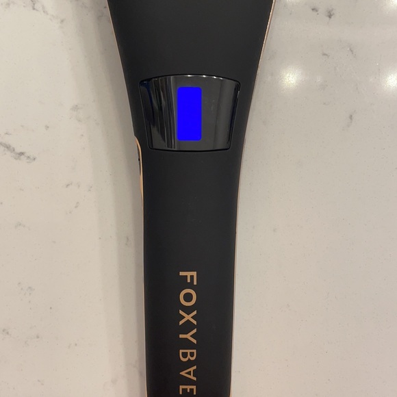 Foxybae Rose Gold Straightening Brush - Picture 4 of 5